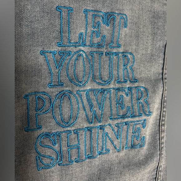 Disney Women’s Denim Jacket Medium Light Wash Character Patch - Picture 13 of 13